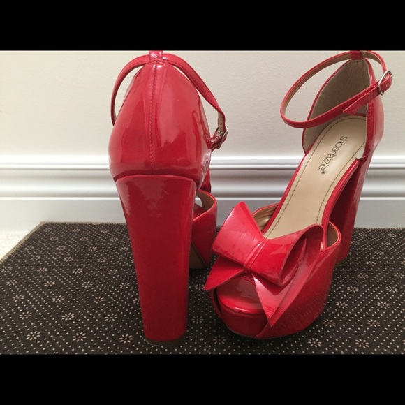 Red heels with bow, classic, 8US - Picture 5 of 7
